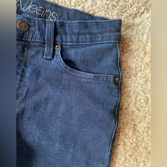 VGUC WOMEN’S YOGA JEANS DARK BLUE SKINNY JEANS IN SIZE 26 - Picture 10 of 14